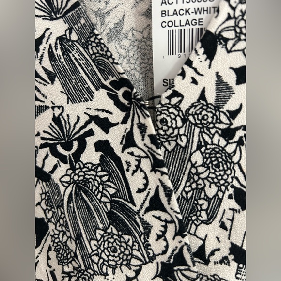 ASTR the Label Black White Collage Floral Print Surplice Blouse Top Size XS - Picture 5 of 12